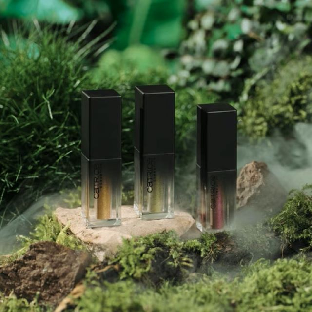 Fard de pleoape lichid 01 auriu Metallic MYSTIC FOREST Catrice 4.5 ml [4]