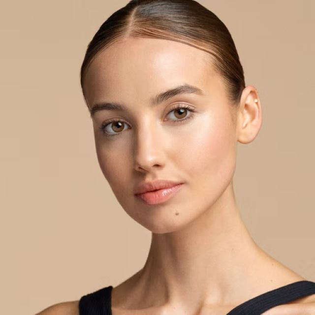 Iluminator lichid pentru obraz, ochi și buze 010 All Over Glow Tint Catrice 15 ml [5]