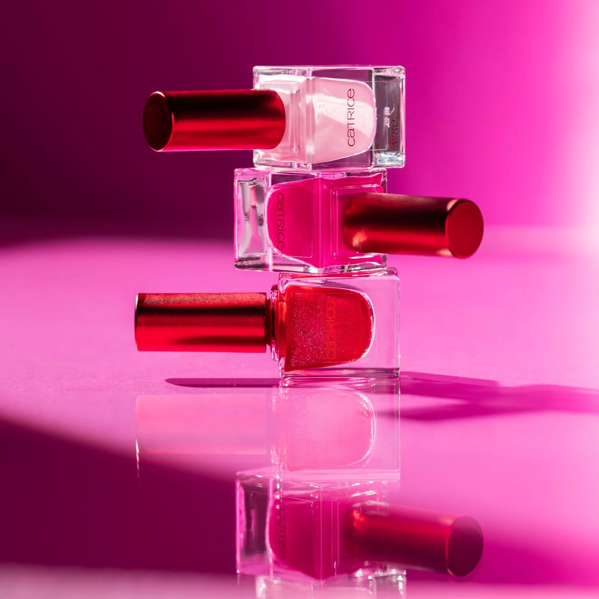 Lac de unghii HEART AFFAIR Catrice [3]