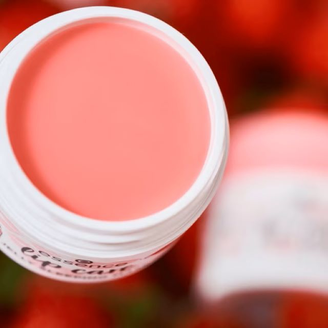 Mască de buze hrănitoare cu aromă de milkshake de căpșuni Essence 8 g [3]