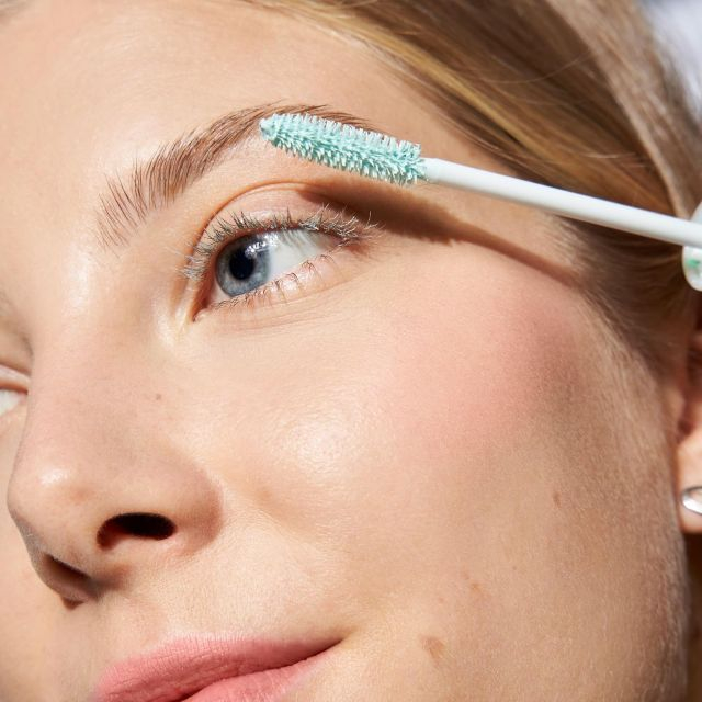 Mascara primer cu efect de gene false Lash Princess Essence 12ml [5]