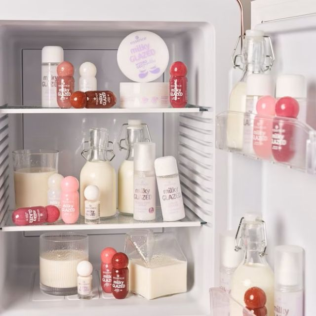 Spray pentru față milky GLAZED Essence 50 ml [4]