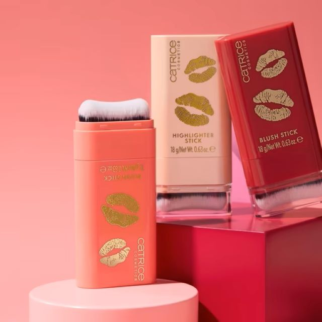 Stick fard de obraz 01 Cheeky Flirt KISS & GLOW Catrice 18 g [3]