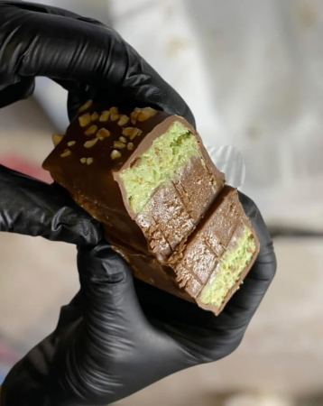 Baton ciocolata de casa cu fistic si kataif [3]