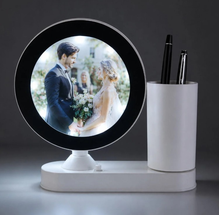 Oglinda magica cu insertie foto si lumina LED cu suport de pixuri - ROTUND [2]