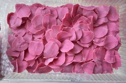 Decor ciocolată - Rose petals pink - 4.5 x 3 cm - 150Buc [3]
