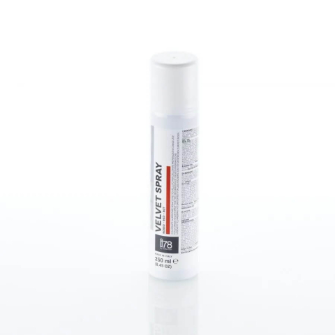 Coloranti pe baza de Unt de Cacao - Colorant Alimentar Spray Velvet Rosu Silikomart - 250ml