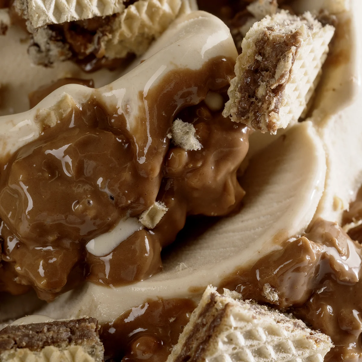 Crema Tartinabila cu Napolitana, Alune si Ciocolata cu Lapte Joycream Wafernut Clair Joygelato - 5Kg [1]