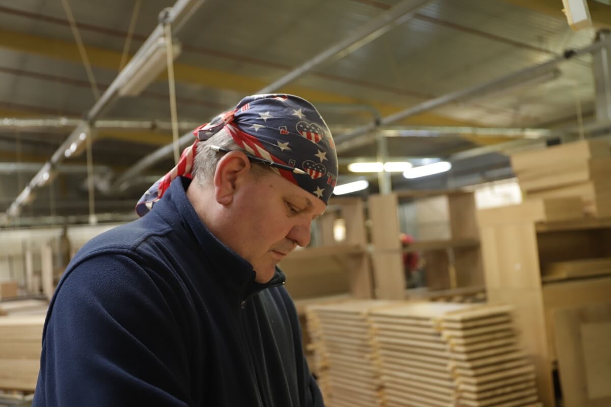 Meșteșugar Cioata în atelierul din Târgu Mureș