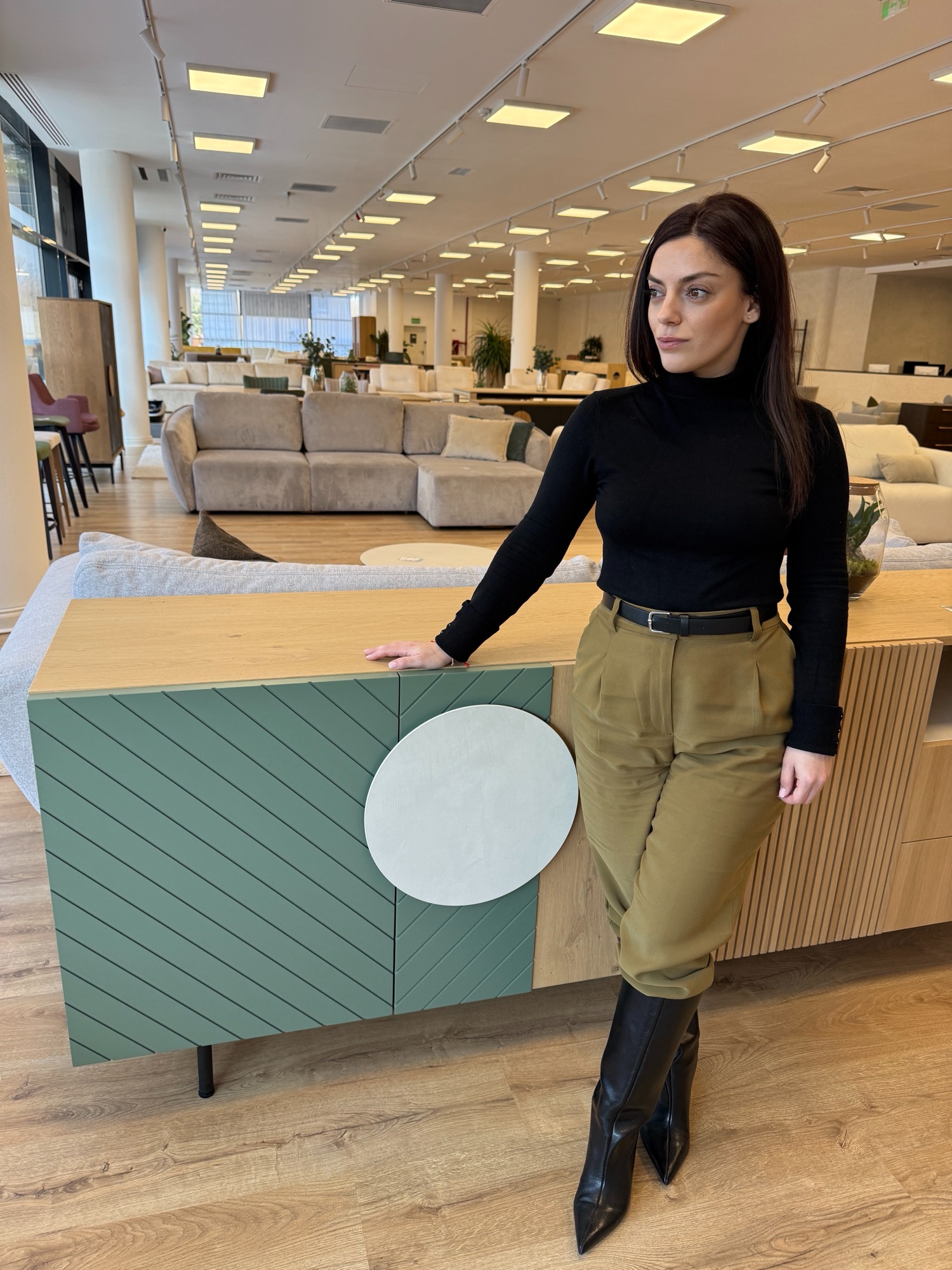 Gabriela Nae, consultant showroom Cioata Băneasa
