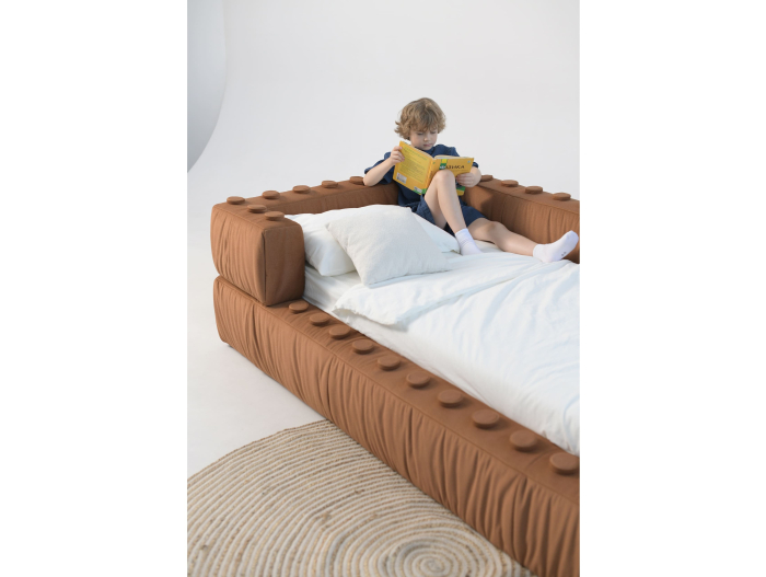 Pat pentru copii tapitat Lego, cu laterala de protectie, lada depozitare, somiera metalica, picioare plastic 3cm, stil contemporan, personalizabil [10]