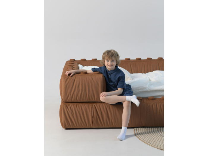 Pat pentru copii tapitat Lego, cu laterala de protectie, lada depozitare, somiera metalica, picioare plastic 3cm, stil contemporan, personalizabil [13]