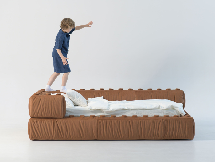 Pat pentru copii tapitat Lego, cu laterala de protectie, lada depozitare, somiera metalica, picioare plastic 3cm, stil contemporan, personalizabil [14]