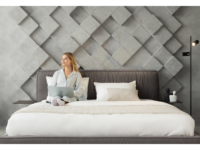 Pat tapitat Bern 1 cu tablie inalta, lada depozitare, somiera metalica, picioare metalice 11cm, laterale dehusabile, stil modern, personalizabil [23]