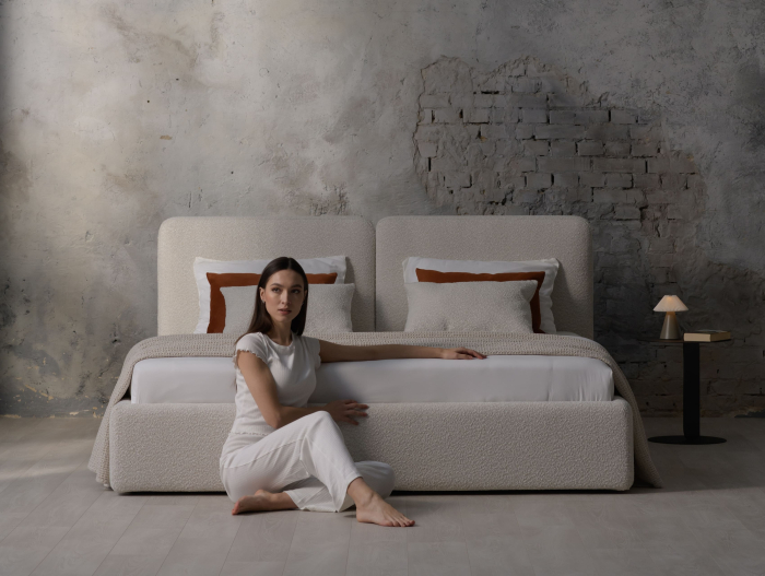 Pat tapitat Elim 2 cu tablie inalta capitonata, lada depozitare, somiera metalica, picioare plastic 3cm, laterale dehusabile, stil modern, personalizabil [2]