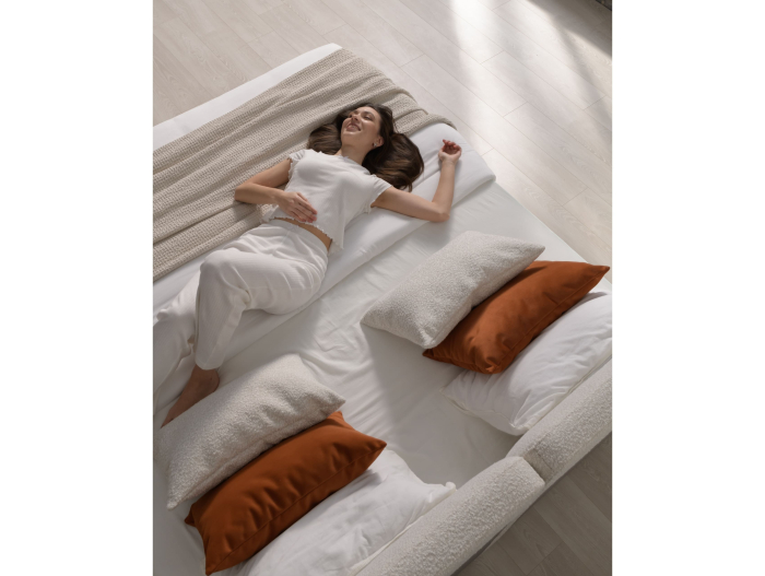 Pat tapitat Elim 2 cu tablie inalta capitonata, lada depozitare, somiera metalica, picioare plastic 3cm, laterale dehusabile, stil modern, personalizabil [5]