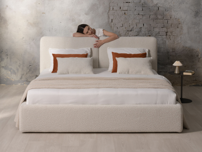 Pat tapitat Elim 2 cu tablie inalta capitonata, lada depozitare, somiera metalica, picioare plastic 3cm, laterale dehusabile, stil modern, personalizabil [29]