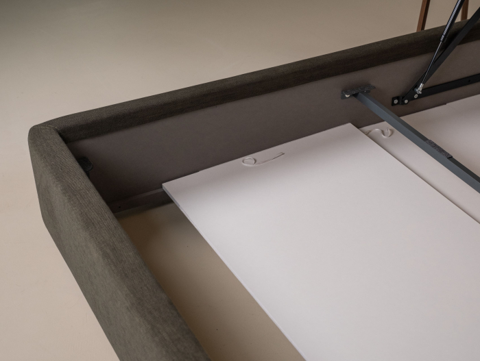 Pat tapitat Elim 2 cu tablie inalta capitonata, lada depozitare, somiera metalica, picioare plastic 3cm, laterale dehusabile, stil modern, personalizabil [12]