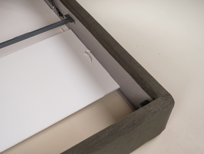 Pat tapitat Elim 2 cu tablie inalta capitonata, lada depozitare, somiera metalica, picioare plastic 3cm, laterale dehusabile, stil modern, personalizabil [13]