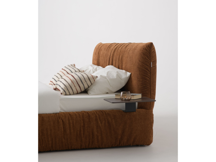 Pat tapitat Kemi cu tablie inalta capitonata, lada depozitare, somiera metalica, picioare plastic 3cm, laterale dehusabile, stil modern, personalizabil [6]