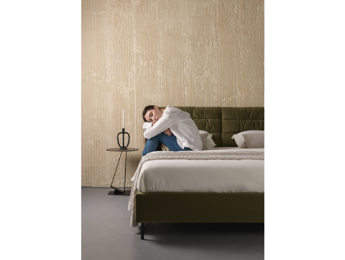 Pat tapitat Narni 1 cu tablie inalta, lada depozitare, somiera metalica, picioare metalice 10cm, laterale dehusabile, stil modern, personalizabil [15]