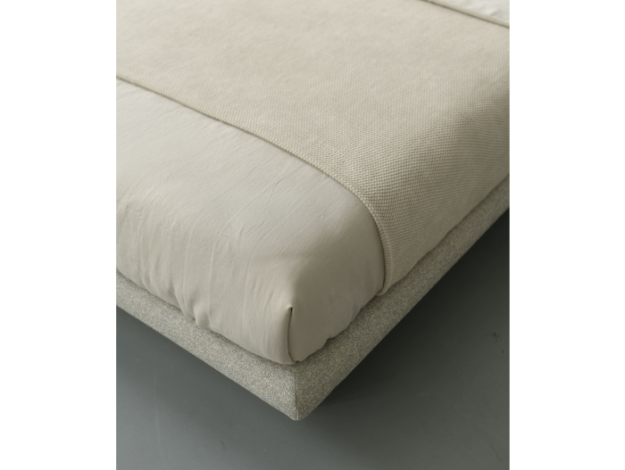 Pat tapitat Nola 1 cu tablie inalta capitonata, lada depozitare, somiera metalica, picioare plastic 3cm, laterale dehusabile, stil modern, personalizabil [18]