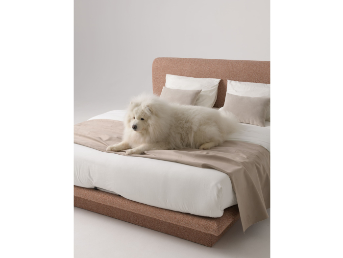 Pat tapitat Nola 2 cu tablie inalta capitonata, lada depozitare, somiera metalica, picioare plastic 3cm, laterale dehusabile, stil modern, personalizabil [20]