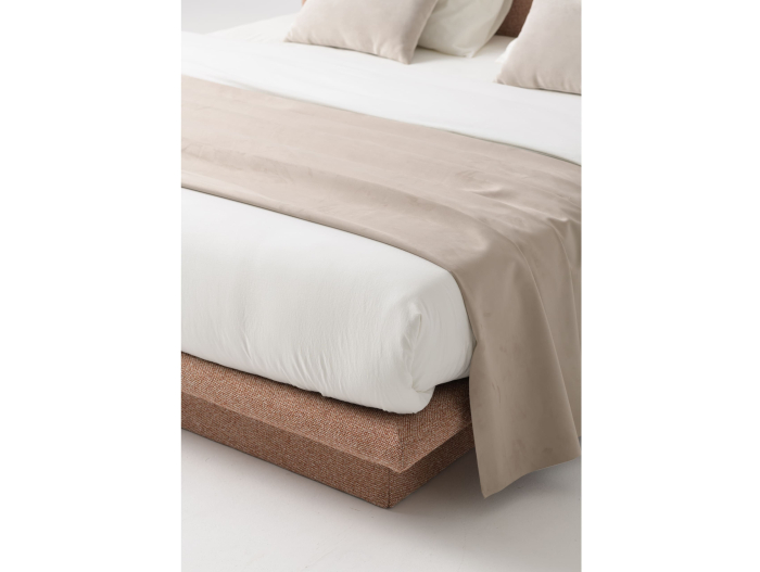 Pat tapitat Nola 2 cu tablie inalta capitonata, lada depozitare, somiera metalica, picioare plastic 3cm, laterale dehusabile, stil modern, personalizabil [11]