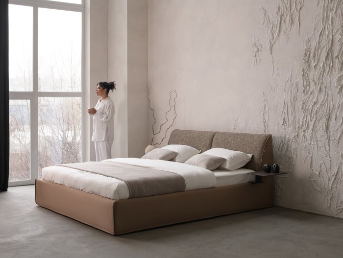 Pat tapitat Novara cu tablie inalta, lada depozitare, somiera metalica, picioare metalice 11cm, laterale dehusabile, stil modern, personalizabil [13]