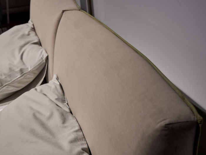 Pat tapitat Ora Light cu tablie inalta capitonata, somiera metalica, picioare metalice 20cm, laterale dehusabile, stil contemporan, personalizabil [6]