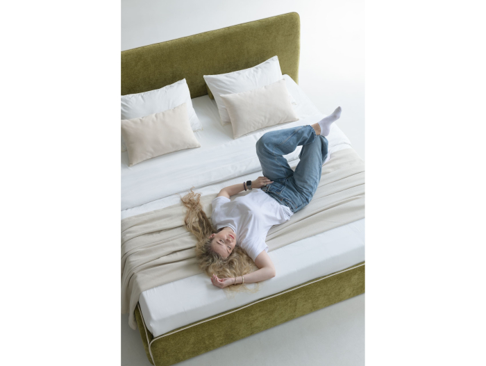 Pat tapitat Torino cu tablie inalta capitonata, lada depozitare, somiera metalica, picioare plastic 3cm, laterale dehusabile, stil modern, personalizabil [22]