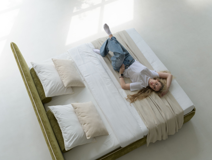 Pat tapitat Torino cu tablie inalta capitonata, lada depozitare, somiera metalica, picioare plastic 3cm, laterale dehusabile, stil modern, personalizabil [7]