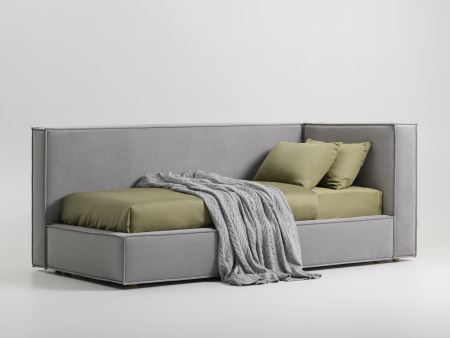 Branduri - Pat pentru copii tapitat Flexy, cu laterala de protectie, spatiu de depozitare, picioare lemn 4cm, stil contemporan, personalizabil