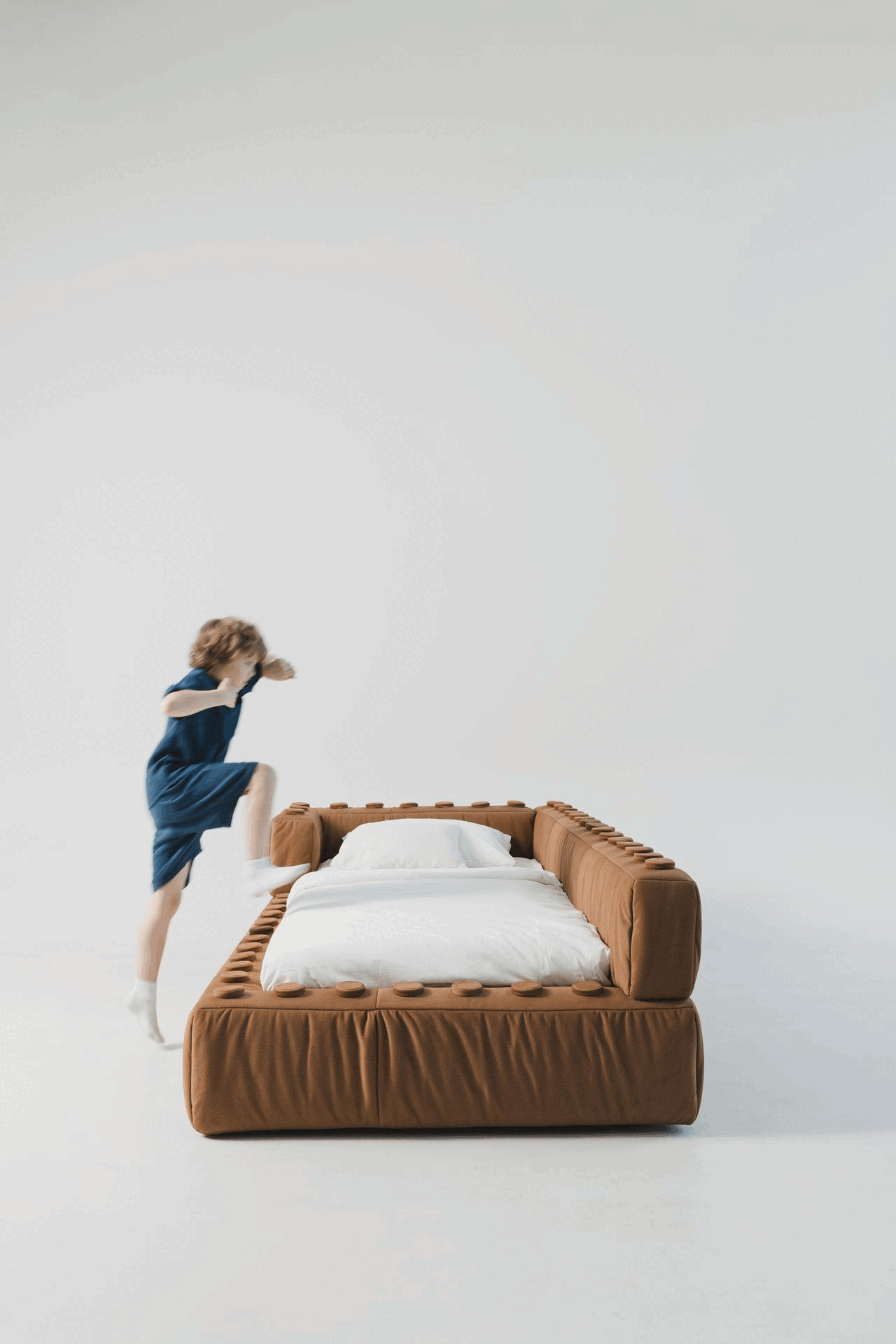 Pat pentru copii tapitat Lego, cu laterala de protectie, lada depozitare, somiera metalica, picioare plastic 3cm, stil contemporan, personalizabil [3]