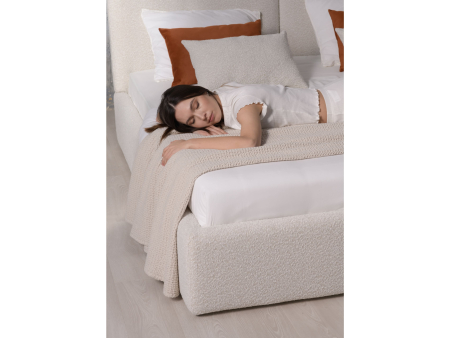 Pat tapitat Elim 2 cu tablie inalta capitonata, lada depozitare, somiera metalica, picioare plastic 3cm, laterale dehusabile, stil modern, personalizabil [41]