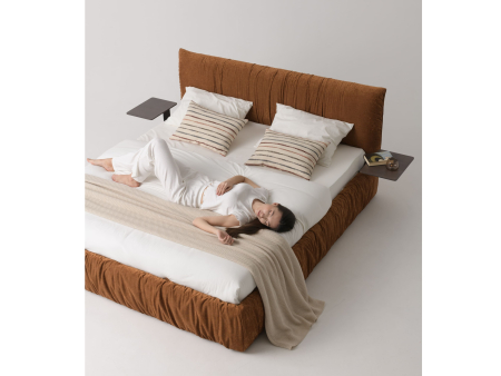 Pat tapitat Kemi cu tablie inalta capitonata, lada depozitare, somiera metalica, picioare plastic 3cm, laterale dehusabile, stil modern, personalizabil [39]