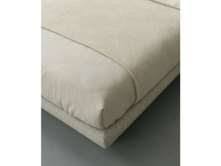 Pat tapitat Nola 1 cu tablie inalta capitonata, lada depozitare, somiera metalica, picioare plastic 3cm, laterale dehusabile, stil modern, personalizabil [17]