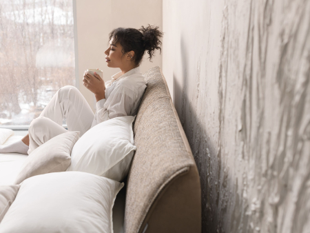 Pat tapitat Novara cu tablie inalta, lada depozitare, somiera metalica, picioare metalice 11cm, laterale dehusabile, stil modern, personalizabil [11]