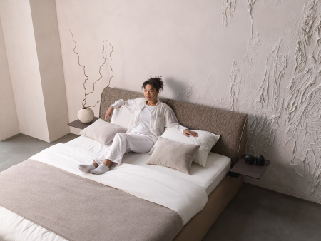 Pat tapitat Novara cu tablie inalta, lada depozitare, somiera metalica, picioare metalice 11cm, laterale dehusabile, stil modern, personalizabil [6]