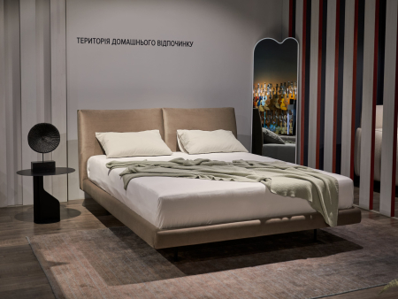 Pat tapitat Ora Light cu tablie inalta capitonata, somiera metalica, picioare metalice 20cm, laterale dehusabile, stil contemporan, personalizabil [4]