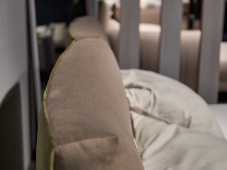 Pat tapitat Ora Light cu tablie inalta capitonata, somiera metalica, picioare metalice 20cm, laterale dehusabile, stil contemporan, personalizabil [7]