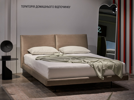 Pat tapitat Ora Light cu tablie inalta capitonata, somiera metalica, picioare metalice 20cm, laterale dehusabile, stil contemporan, personalizabil [9]