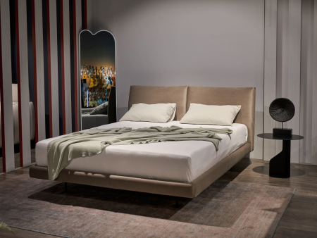 Pat Tapitat - Pat tapitat Ora Light cu tablie inalta capitonata, somiera metalica, picioare metalice 20cm, laterale dehusabile, stil contemporan, personalizabil