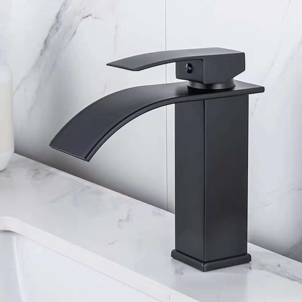 Baterie Sanitara CLAUSTEEL Pentru Lavoar, Tip Cascada, Model Premium, Cartus ceramic, Otel inoxidabil, Monocomanda, 18 cm inaltime, Accesorii incluse, Design modern, Negru mat [1]