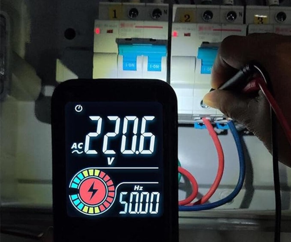 Multimetru Digital Multifunctional CLAUSTEEL BSIDE, Functii automate de masurare a Tensiunii, Rezistentei, Continuitatii, Capacitatii, Frecventei si detectare a firelor LIVE [5]