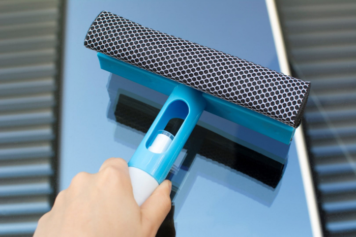 Stergator geam cu rezervor pentru apa 3 in 1 [9]