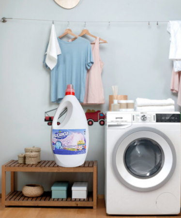 Detergent lichid de rufe albe si colorate , 74 spalari, 5L [1]