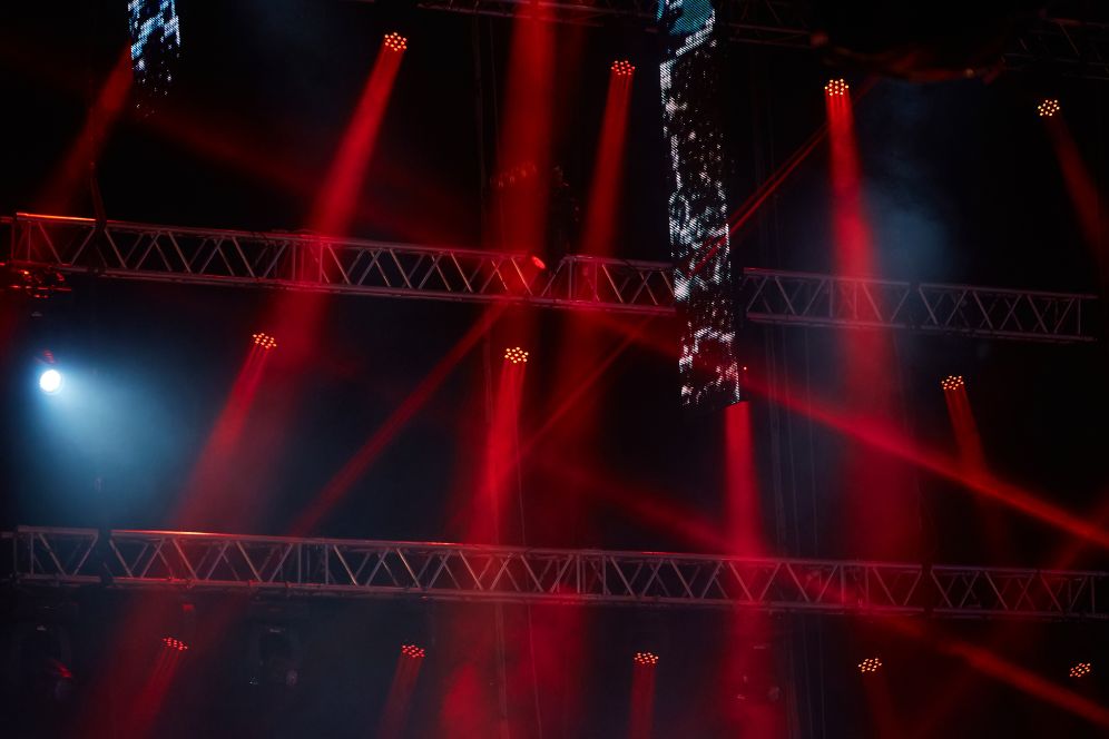 Sfaturi pentru întreținerea eficientă a echipamentelor de iluminat și audio