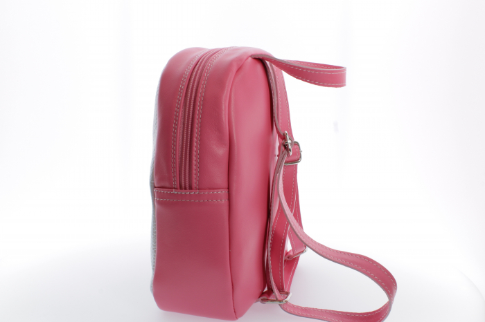 Rucsac Minion personalizat cu print digital din piele naturala - Pisicuta cu fundita [6]