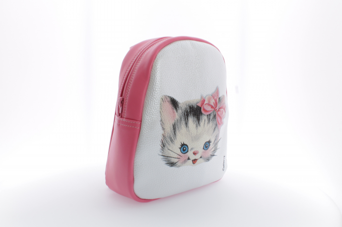 Rucsac Minion personalizat cu print digital din piele naturala - Pisicuta cu fundita [2]
